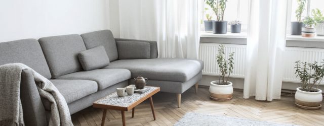 enkla möbler i vardagsrum